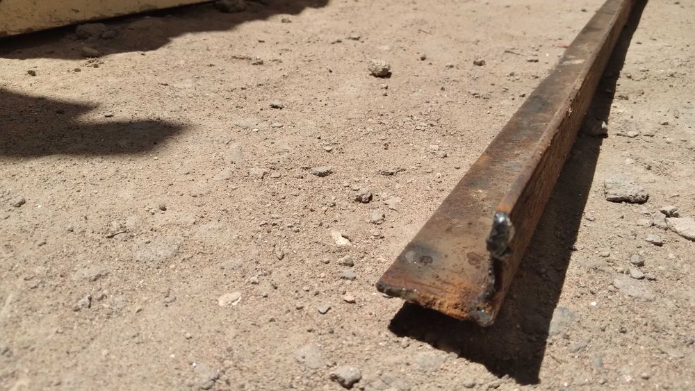 угольник металлический