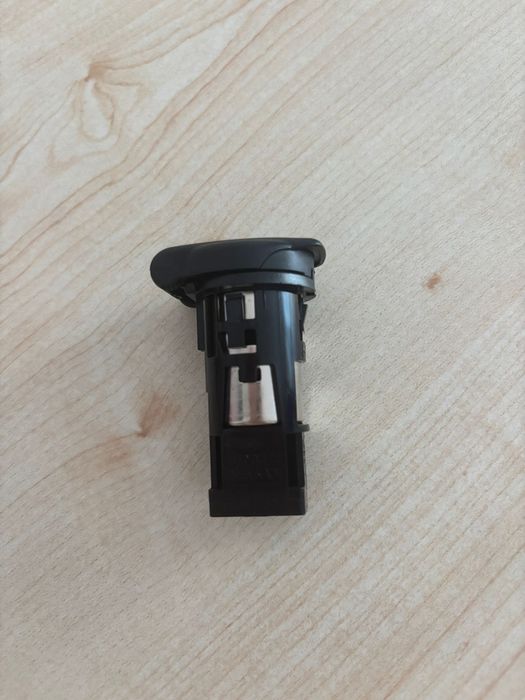 Vând suport priză brichetă auto