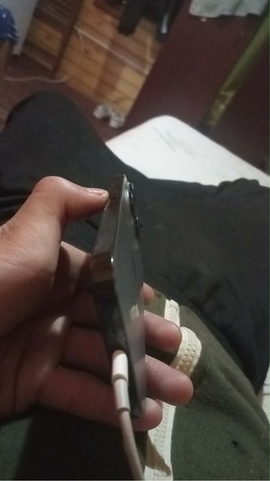 Schimb cu alt telefon sau motoreta scuetere  etc sau bani cash bateria 100% bateria schimbata