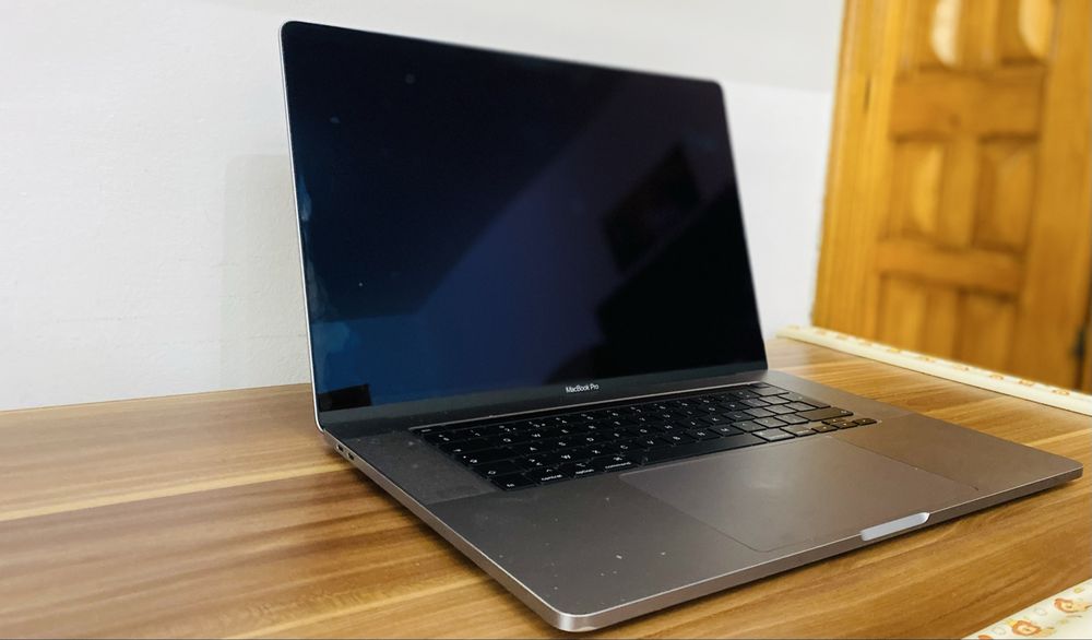Apple MacBook Pro 16″