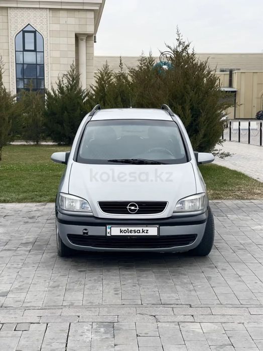 Opel Zafira, 2002 года