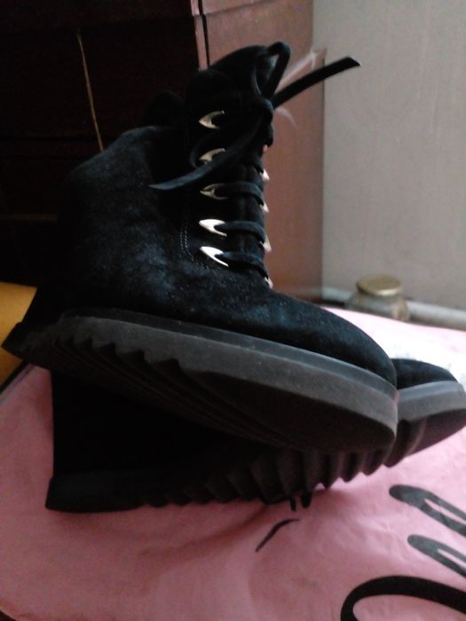 Продам зимние  ботильоны!