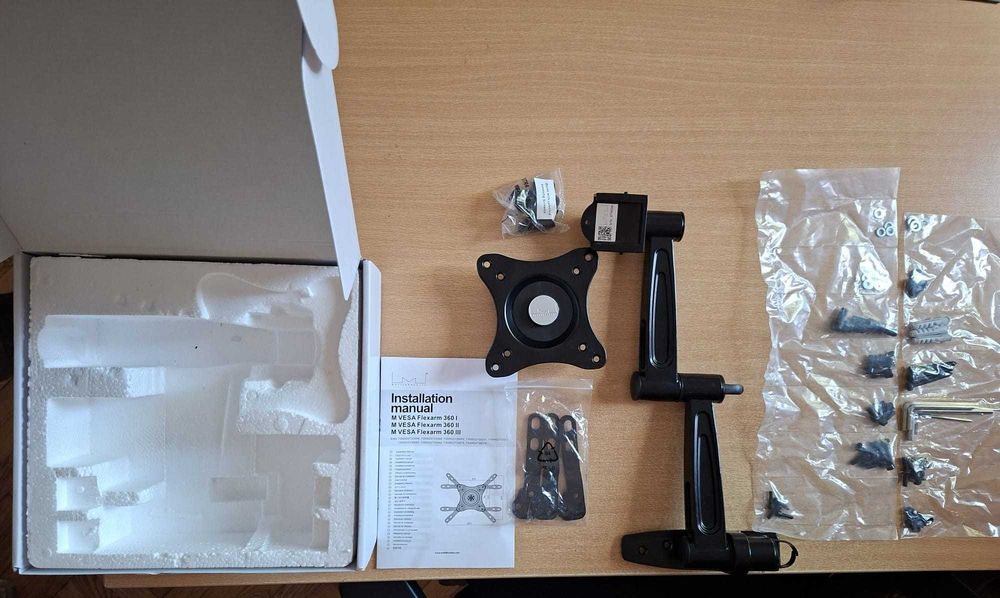 suporturi NOI profesionale pentru monitor sau televizor Multibrackets M VESA Flexarm 360, cu prindere pe perete.