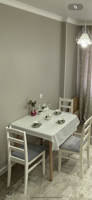 Диван, стол + 4 стула