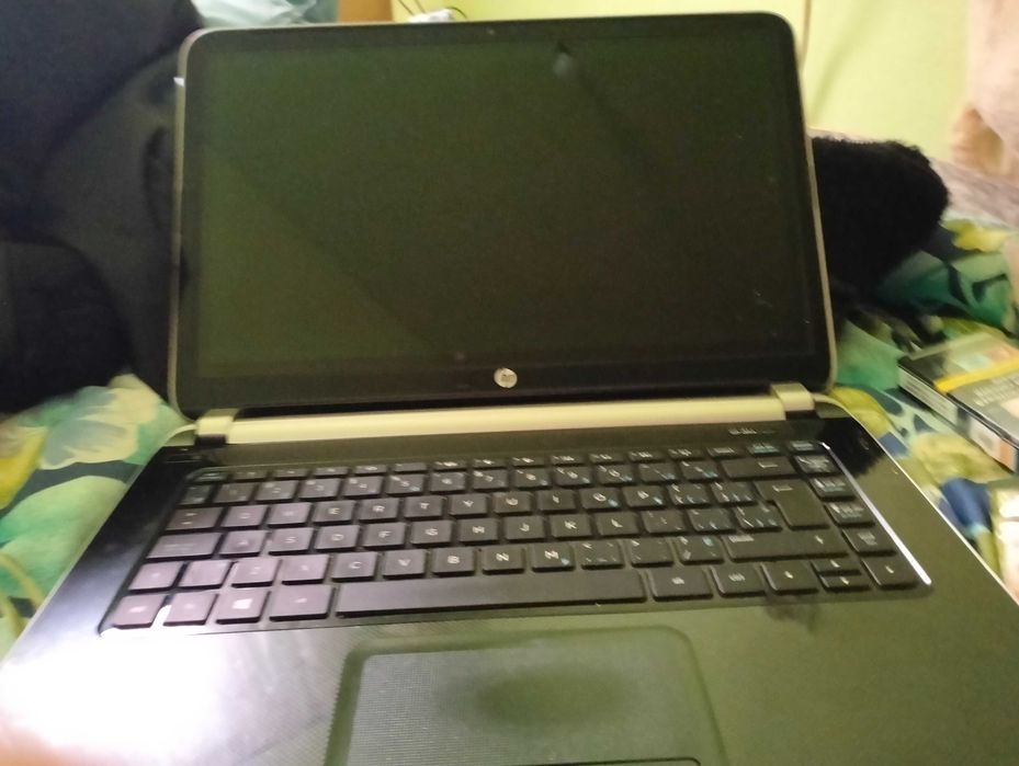Laptop de vânzare  HP pavilion  pentru detalii și informații în mesaj