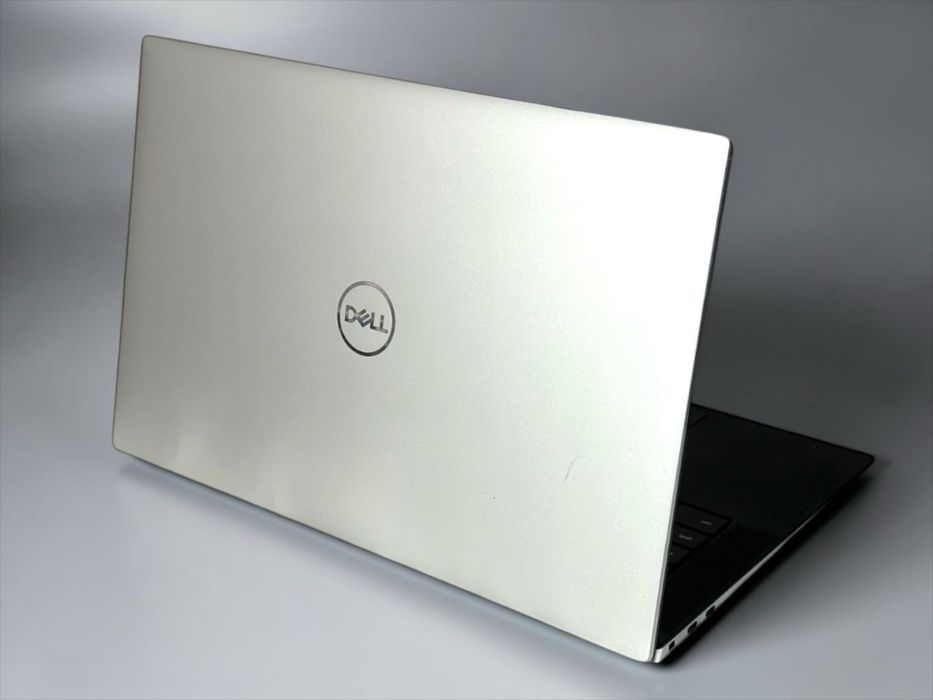 Лаптоп Dell XPS 9510 15" WUXGA i7-11800H 16RAM 512GB SSD RTX 3050