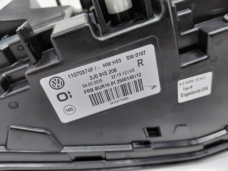 3J0945208 Нов Десен Стоп IQ Light VW Passat B9