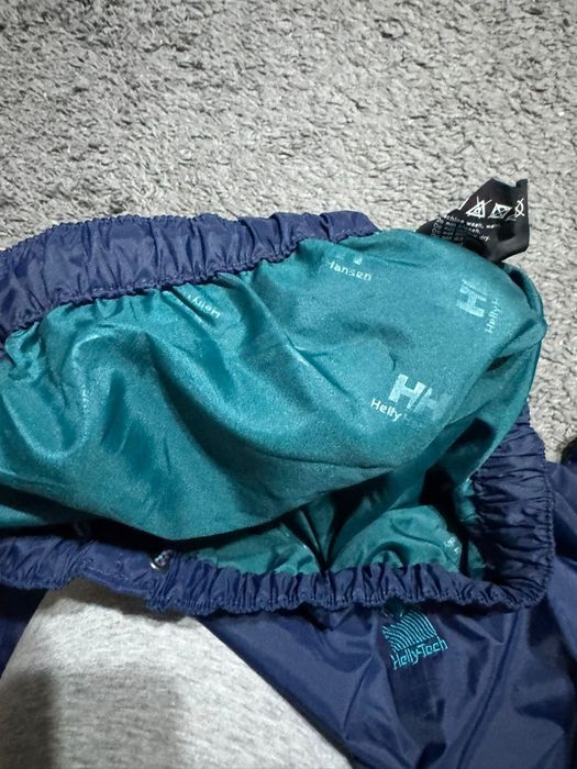 Pantaloni Helly Hansen marimea S impecabili