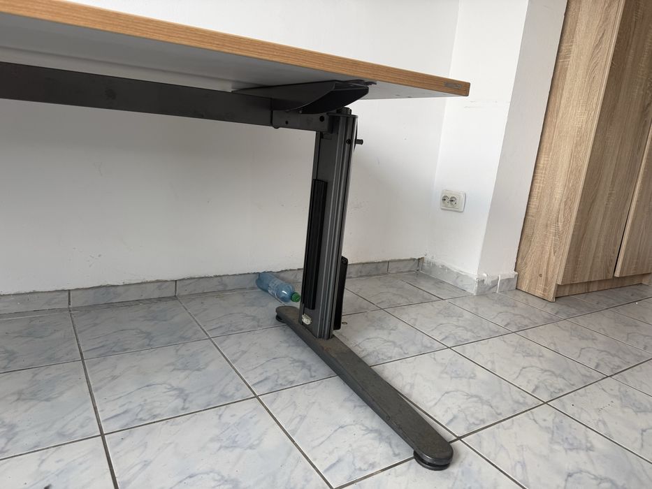 Masa de birou de la banca BCR