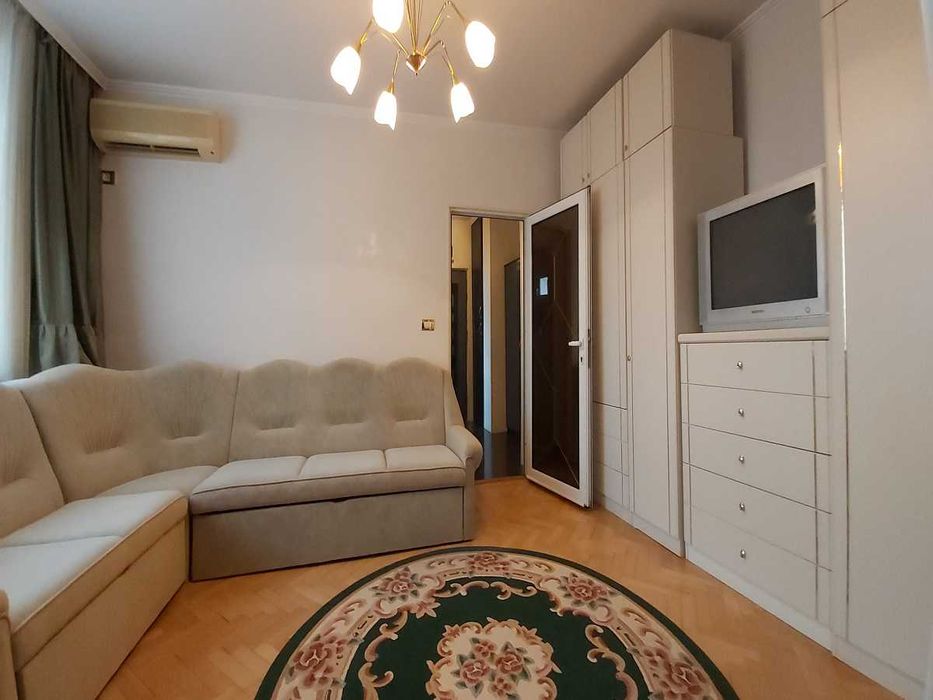 Chirie 2 camere cu acces la loc de parcare, zona Centru - Primarie