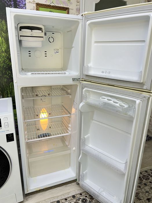 Продам Холодильник Машинку