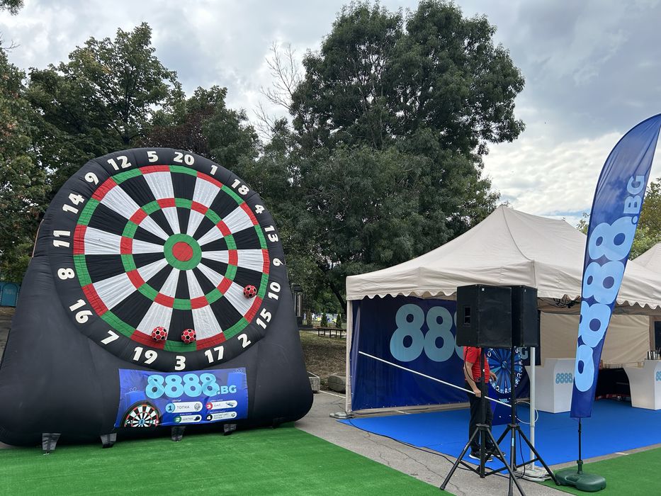 Надуваеми и тиймбилдинг игри под наем. Атракциони и съоръжения.