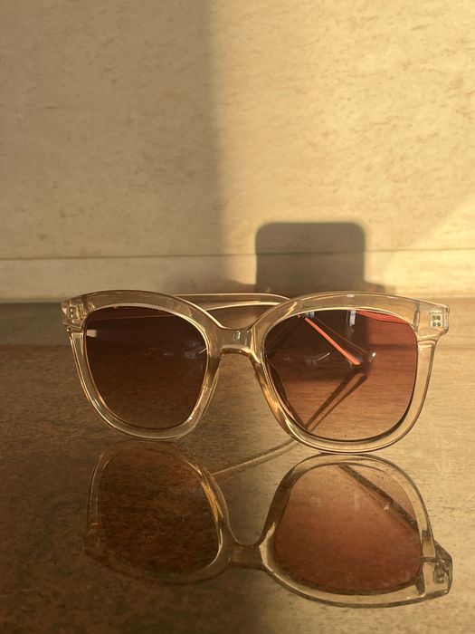 Слънчеви очила от Швеция с прозрачна рамка от рециклирана пластмаса