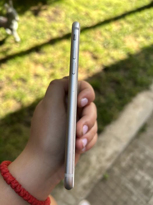 Продава се IPhone 7