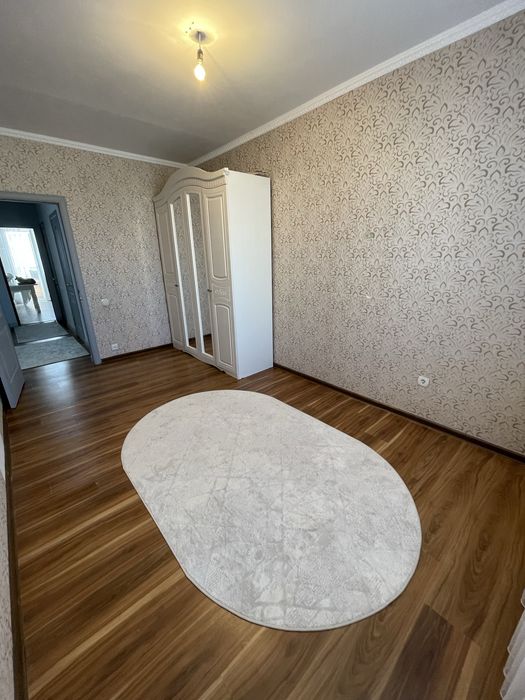Батыс 2 де 3 бөлмелі пәтер сатылады
