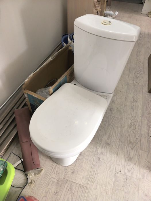 Унитаз, в хорошем состоянии