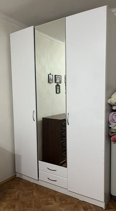 Большой шкаф в спальню