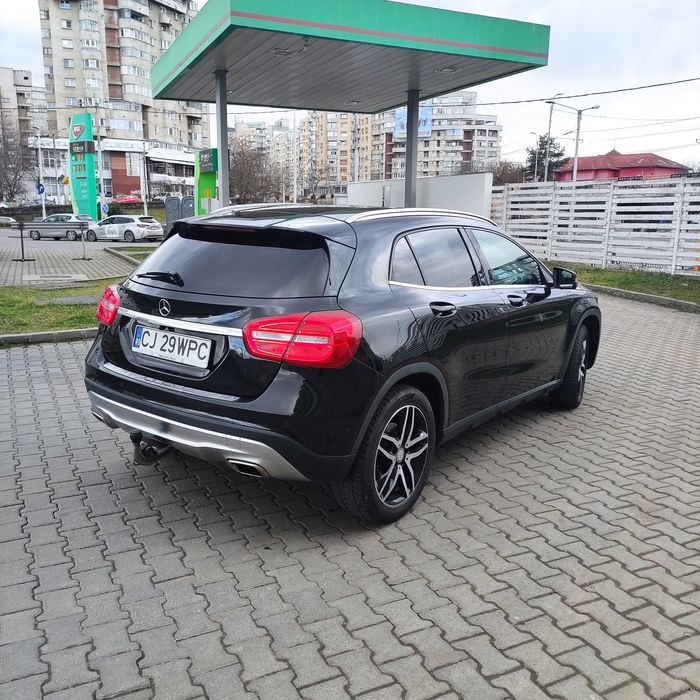 Mercedes Gla 200 benzină
