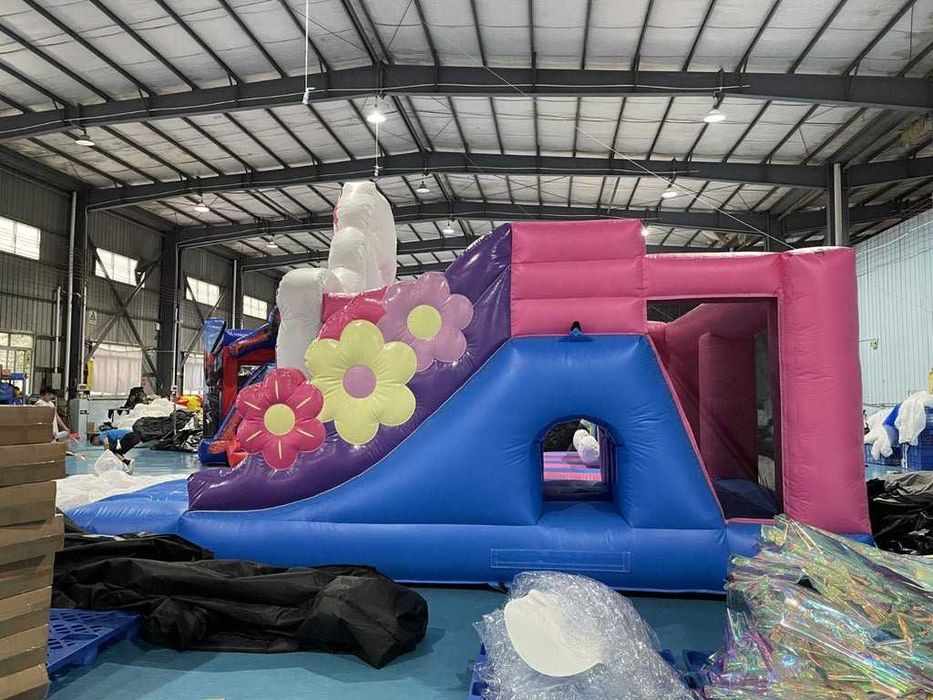 Детски надуваеми батути с пързалки за игра