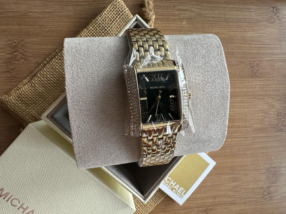 Ceas Michael Kors Emery Three Hand Gold absolut nou exceptional