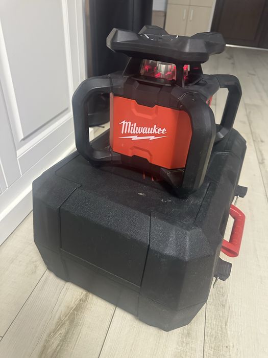 Laser rotativ milwaukee