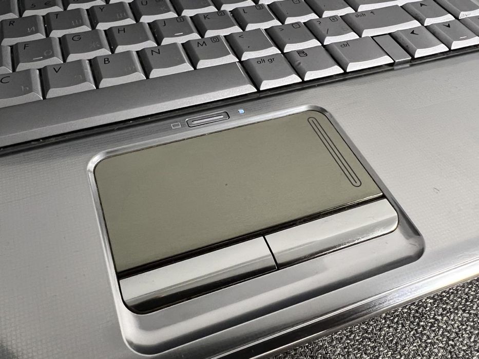 HP Pavilion DV5 (Black/Silver) Nvidia + Remote Control