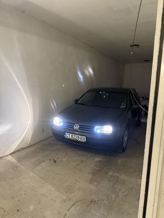 ВТОРИ СОБСТВЕНИК Golf4 1.9-110 Гледан със много любов