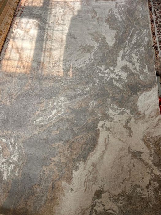 Ковер 2×3 в отличном состоянии