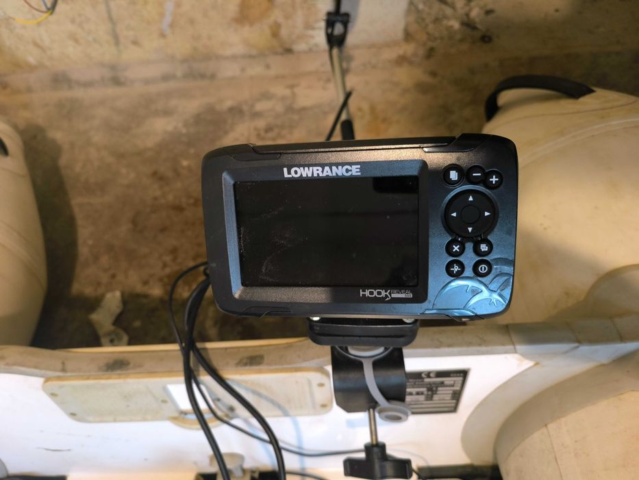 Продавам Лодка Зандер330 може бартер за лодка за захранка Ивайло