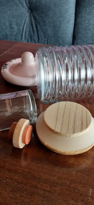 Стъклен релефен буркан с дървена капачка, керамич.капак,шише за парфюм