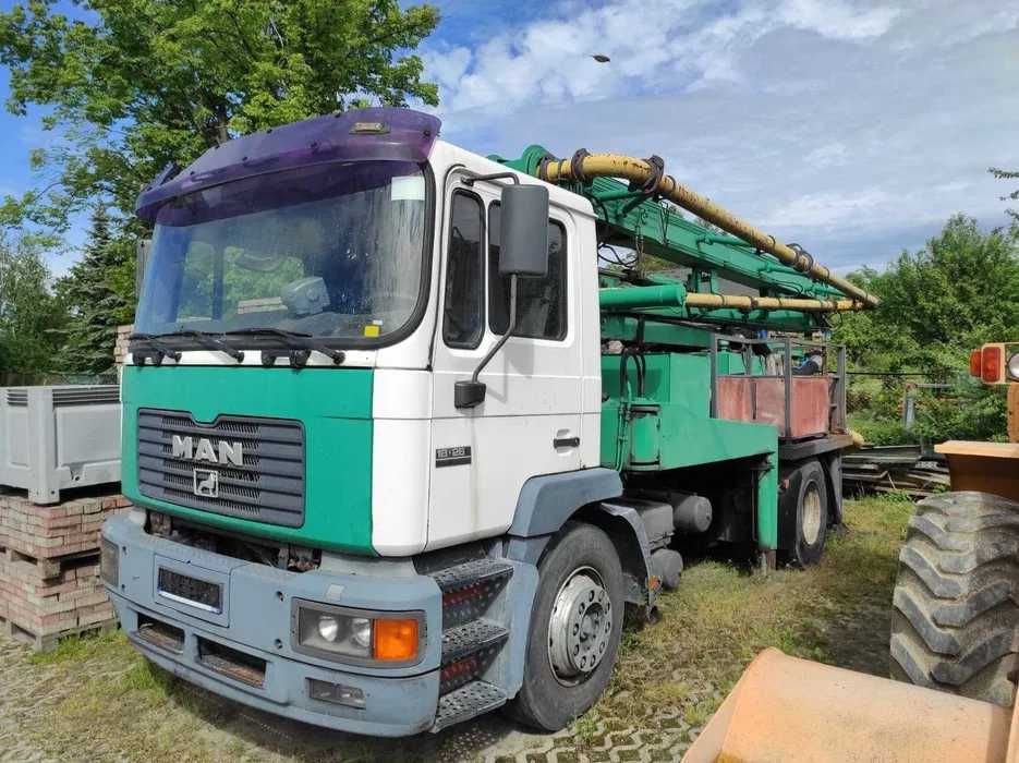 Продава се помпа за бетон MAN, тип 18.264