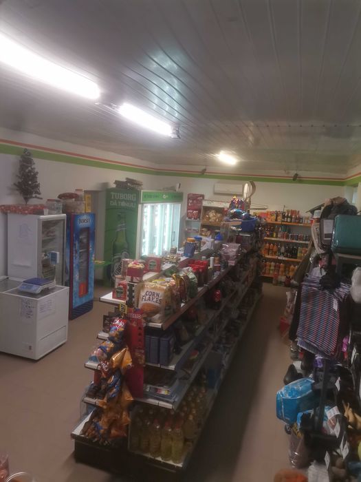 De vânzare spațiu comercial cu chiriaș.