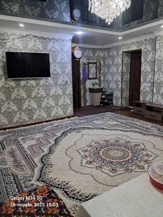 Kv sotiladi  ayrim jihozlari bn 75 kvdrat barcha qulayliklarga ega