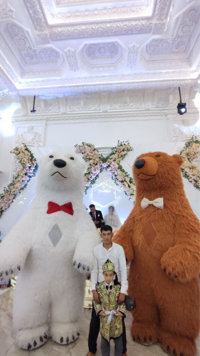 Igrushkalar katta ayiqlar harflarni perezdentiskiy lentalar bor