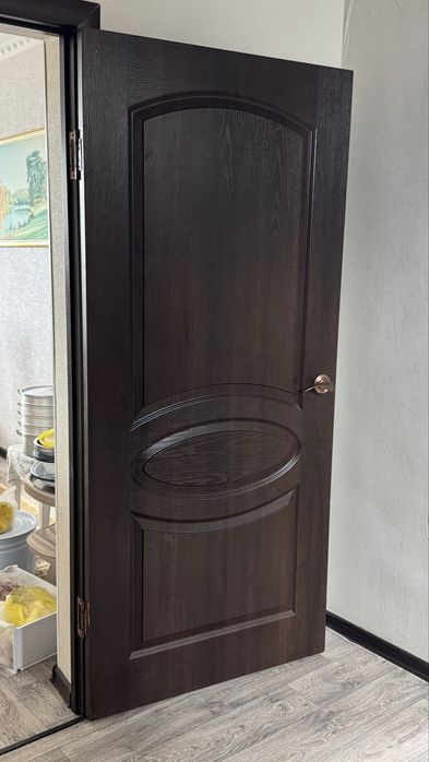 Продам меж комнатные двери