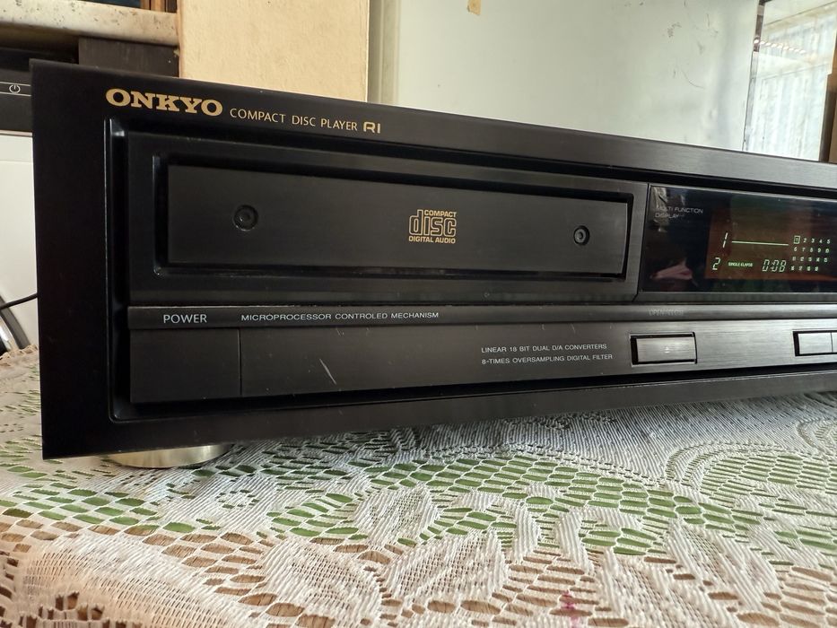 Onkyo DX-6700 CD player