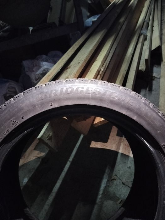 Резина зима 215/50/17