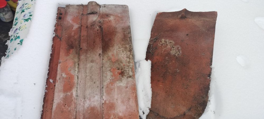 Tiglă folosita cu un cioc