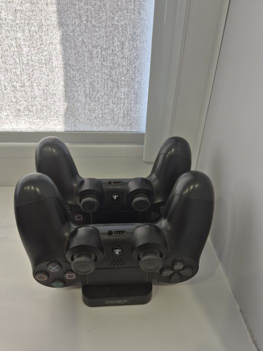 ПРОДАМ PS4 slim 500gb