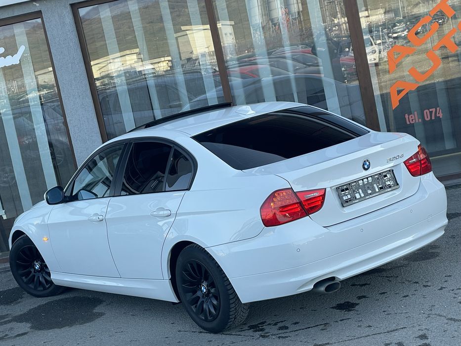 BMW 3 Series 2010 — imagine 4