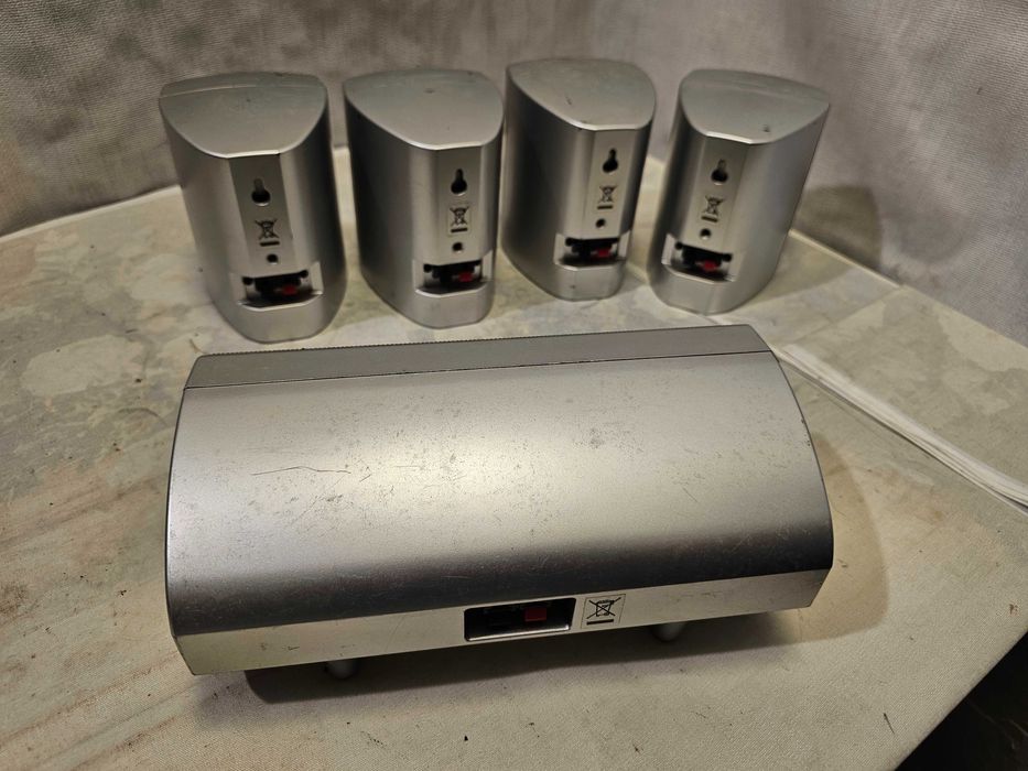 Sateliti Teufel 4 + centru pe 2 cai