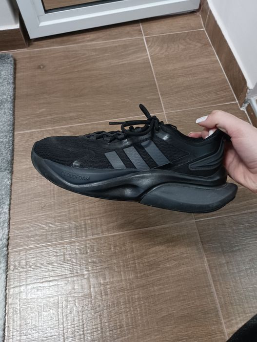 НОВИ маратонки adidas