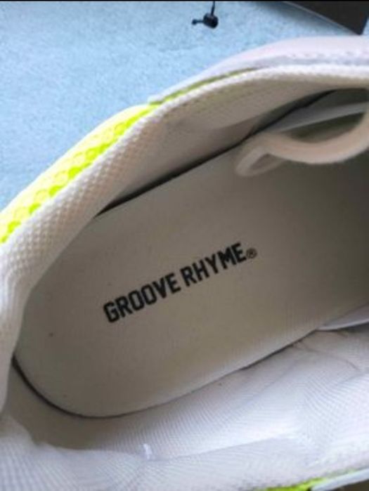 Продам кроссовки Корея