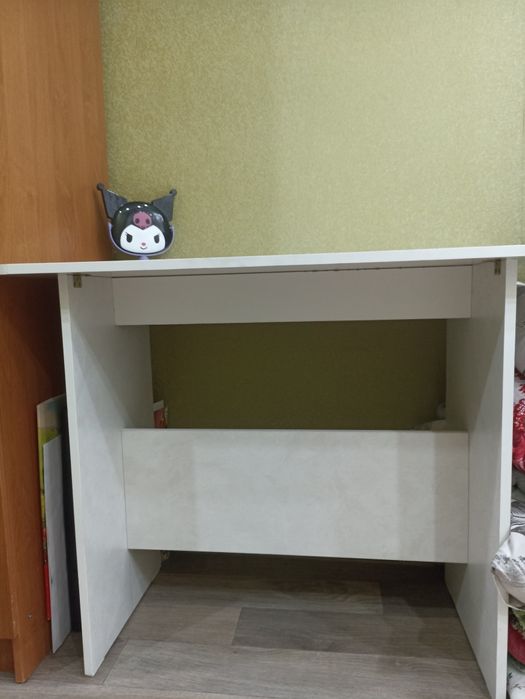 Письменный стол+ стул