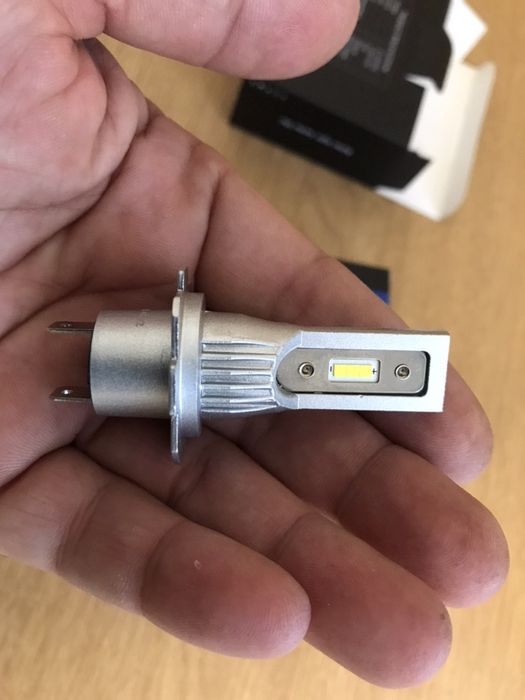 Vand becuri led model H7 auto moto noi.