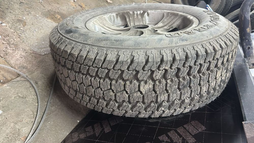 Продам резину на land cruiser