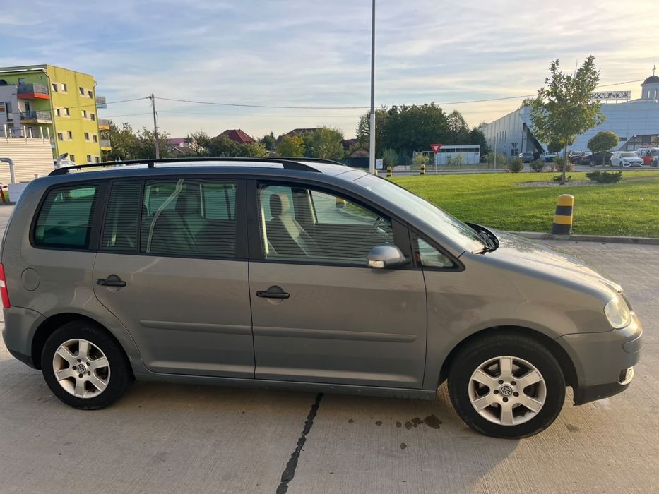 VOLKSWAGEN Touran 0 — imagine 2