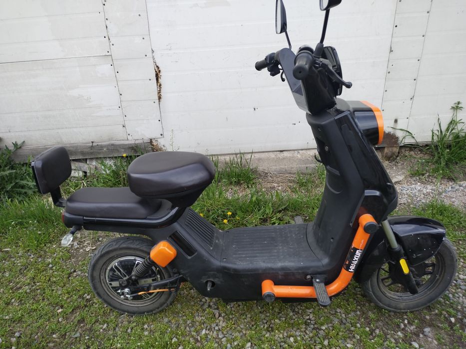 Электровелик электроскутер