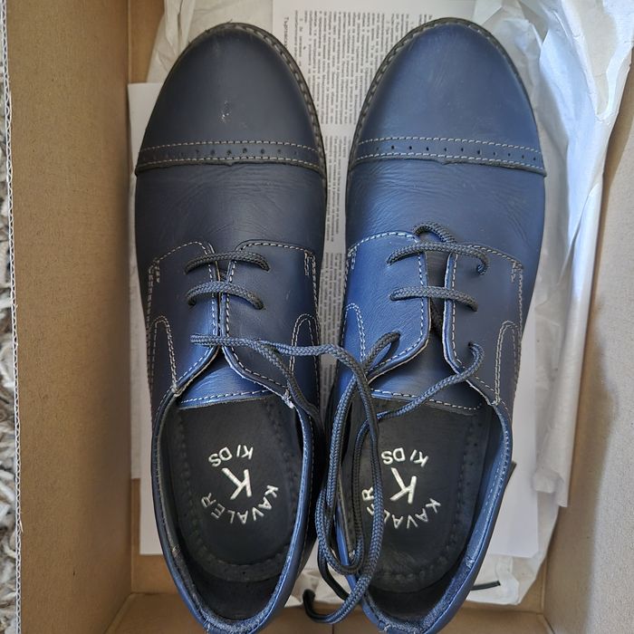 Детски официални обувки в тъмно син цвят, естествена кожа 33 номер