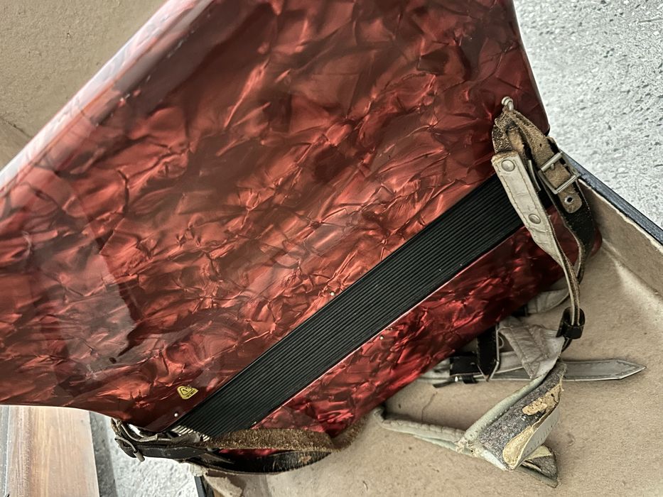 Акордеон с куфар - свири отлично, без капак